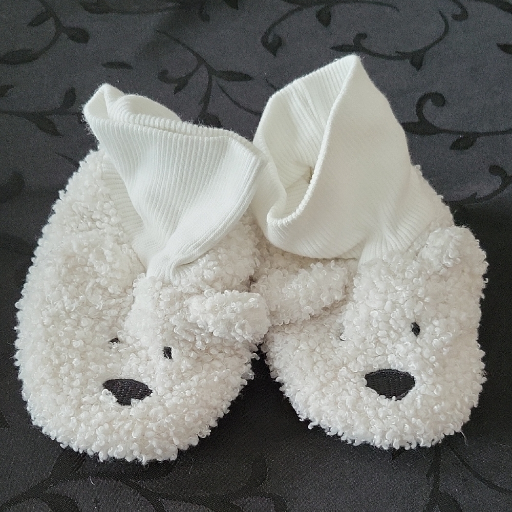 Adorable Bear Baby Booties - White